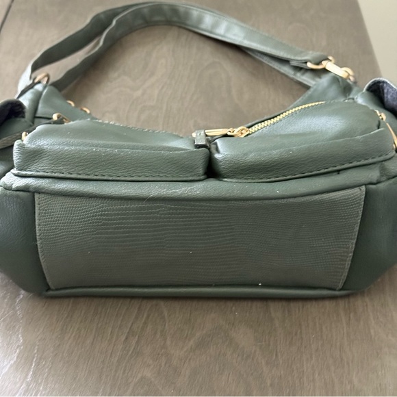 Time and Tru Women's Multi-Compartment Faye Hobo Handbag, Green - Picture 6 of 13